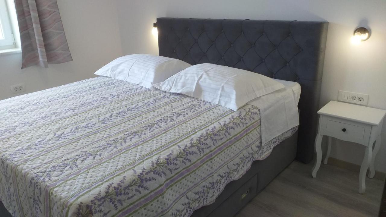 Apartman Karla Lastovo Exterior photo